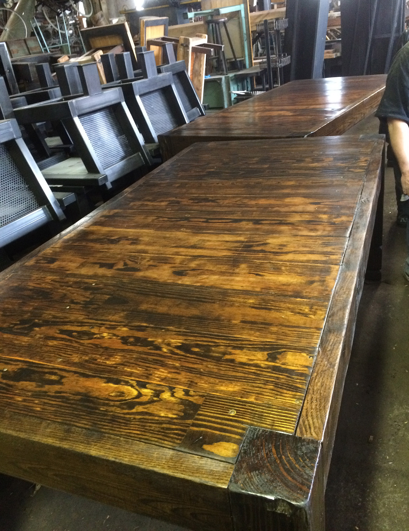 rust wood table_1522