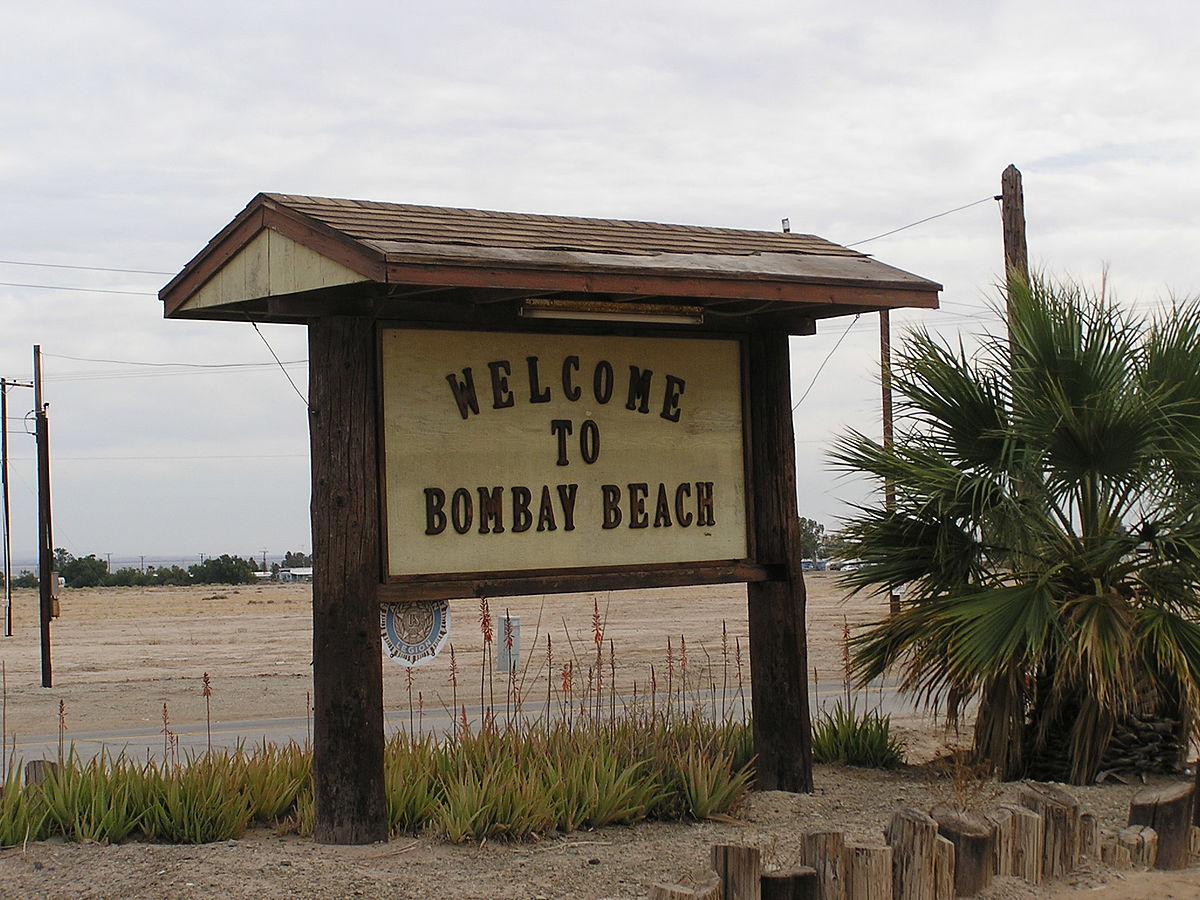 Bombay_beach_sign